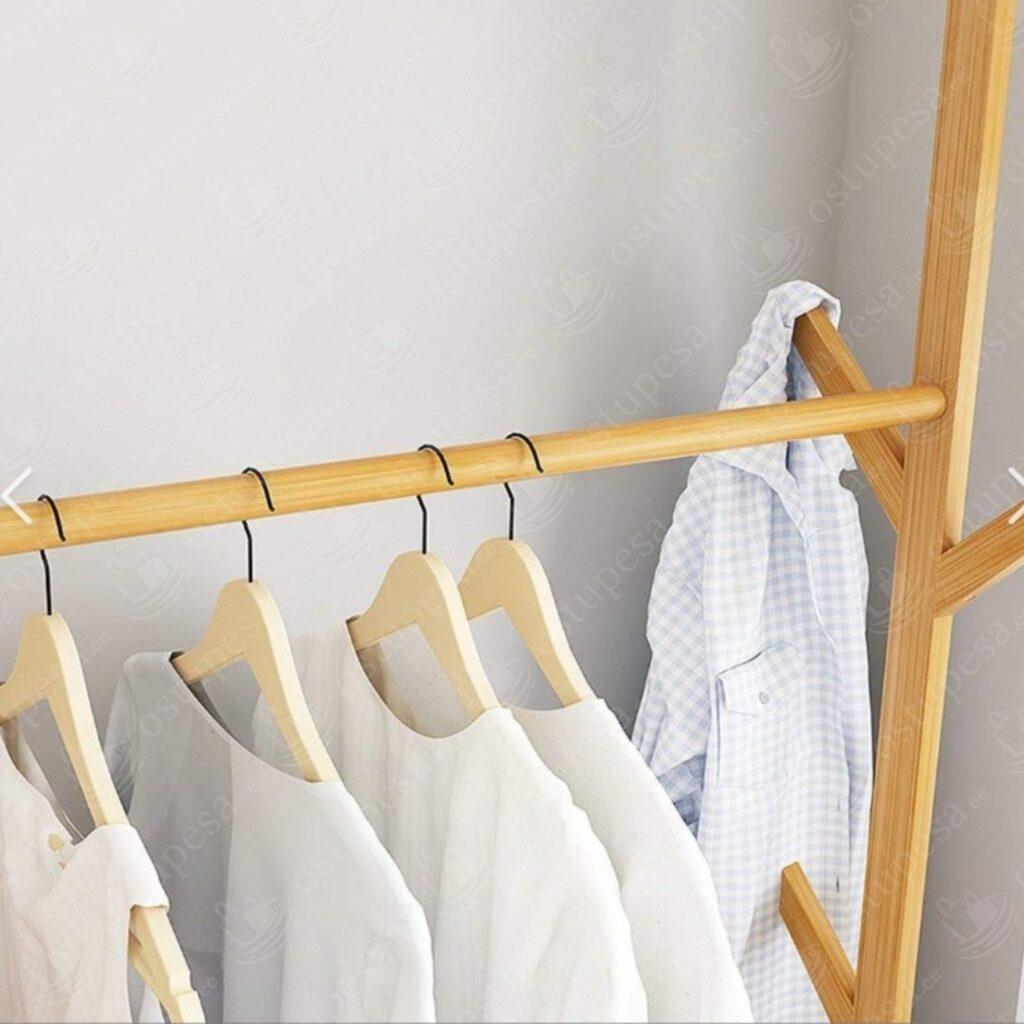 Stange riietele ja jalanõudele, puidust