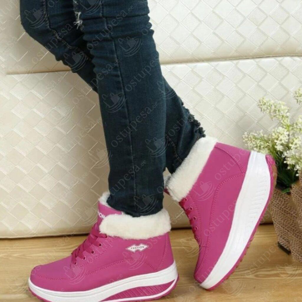 Naiste talvesaapad, seest karvased