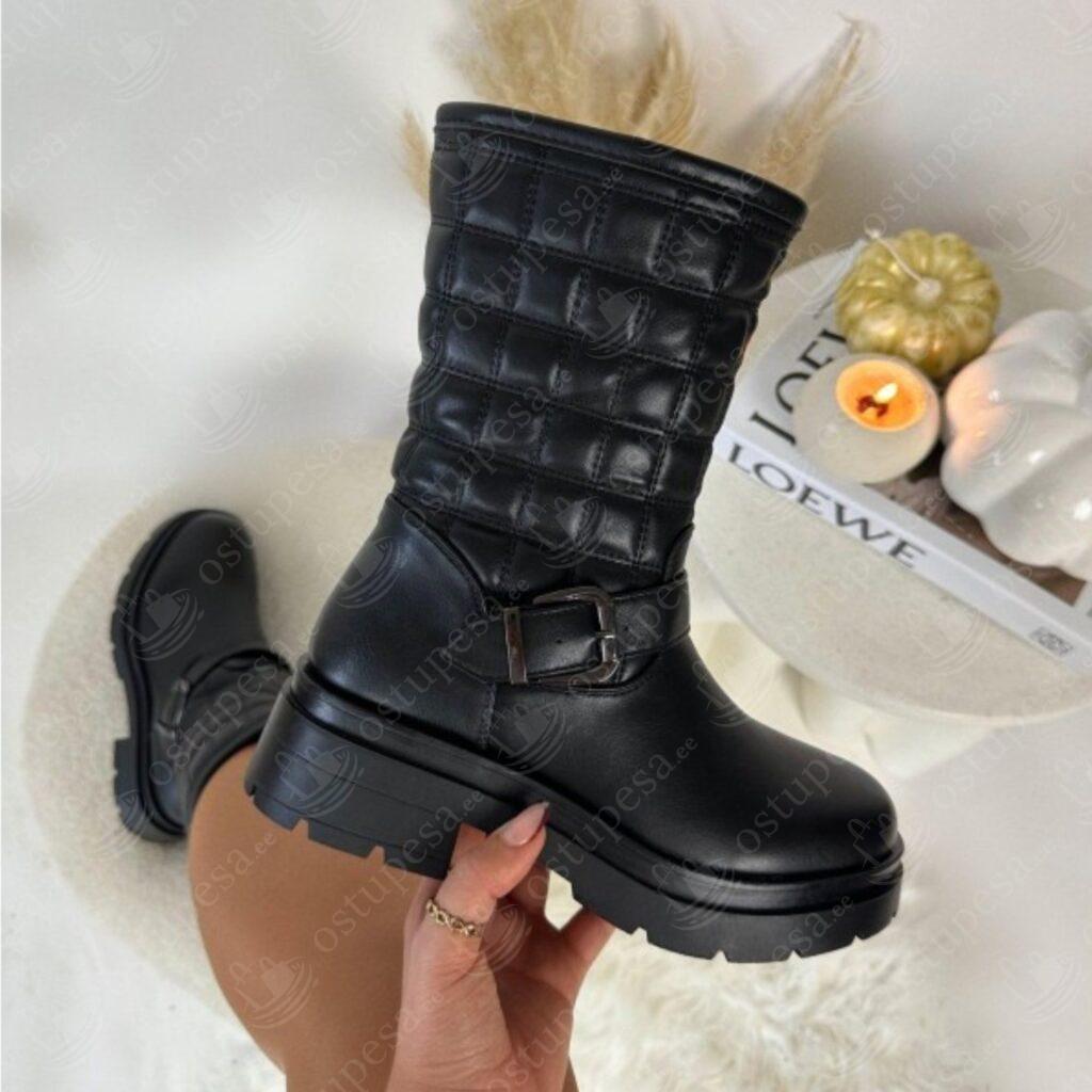 Naiste poolsaapad, tepitud sääreosaga