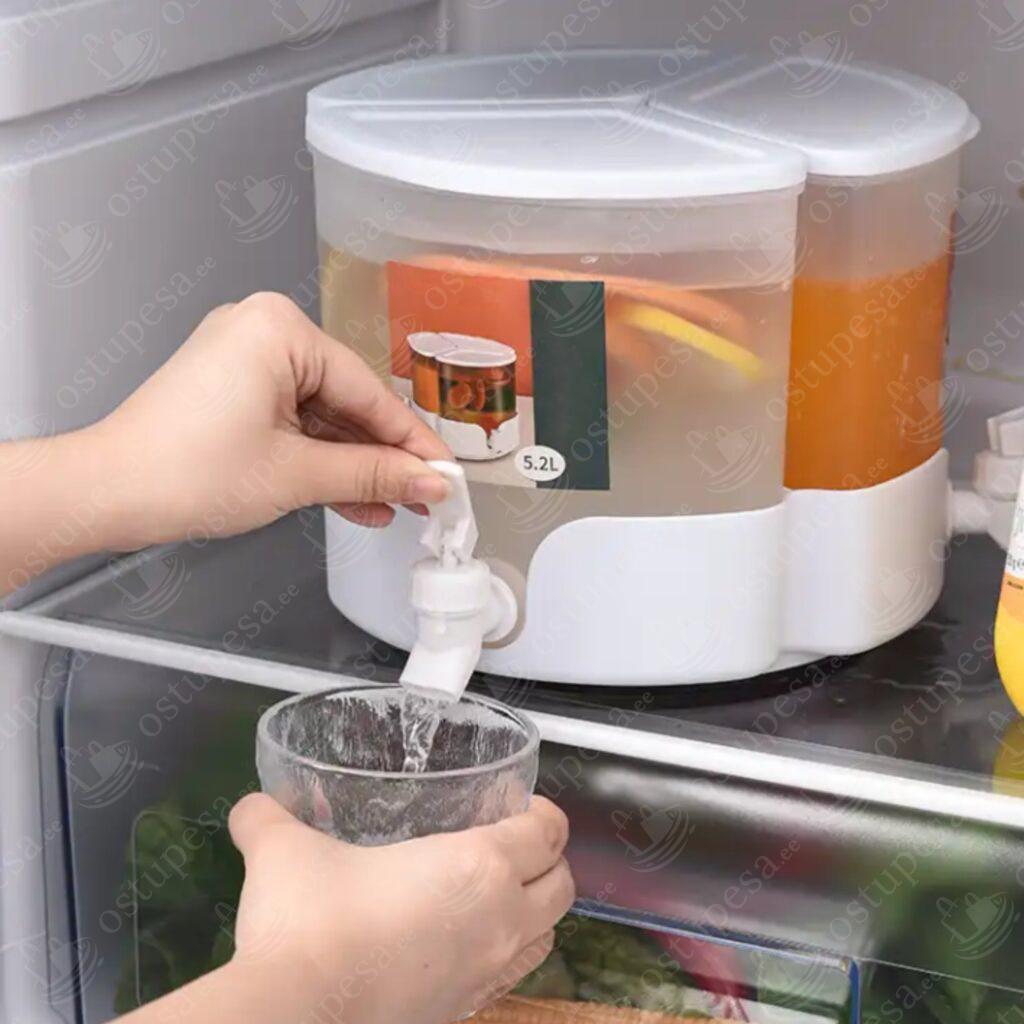 3-osaline joogikanistrite komplekt kraanidega, 5,2 L