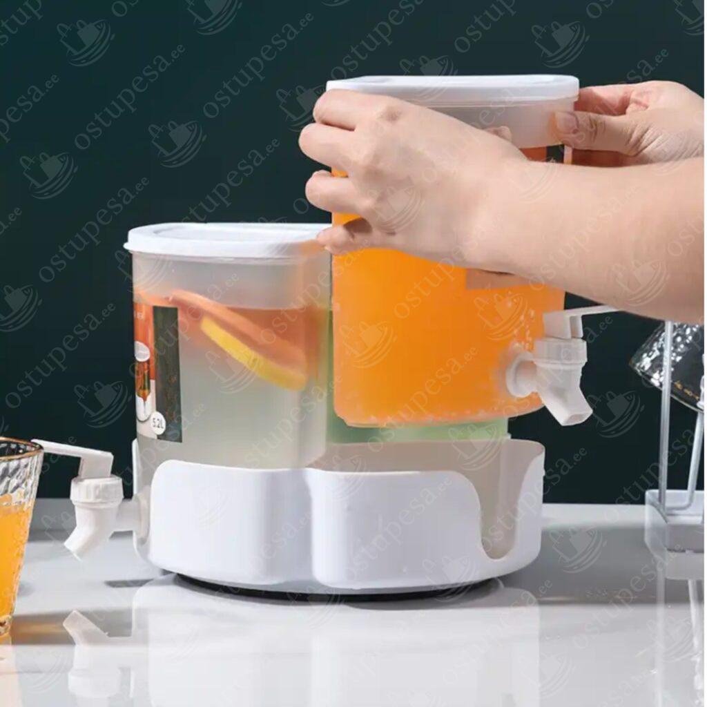 3-osaline joogikanistrite komplekt kraanidega, 5,2 L